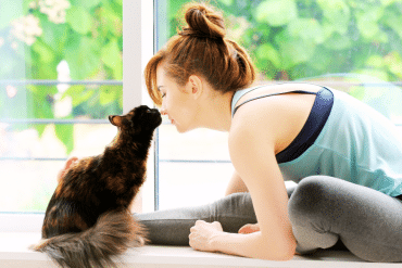 do cats prefer females?